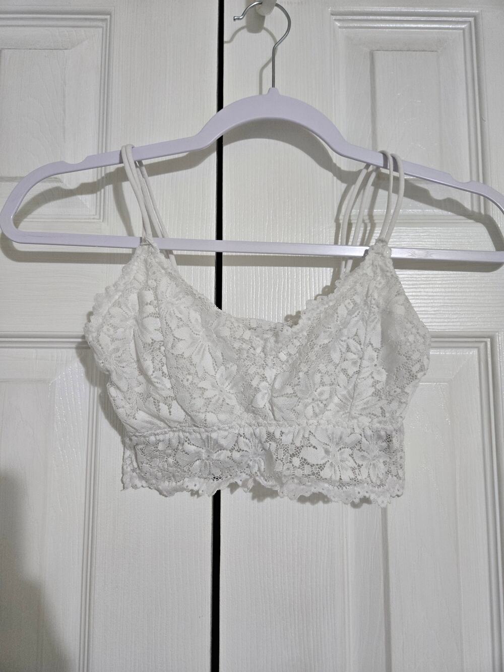 Unknown brand small women's white lace Bralette